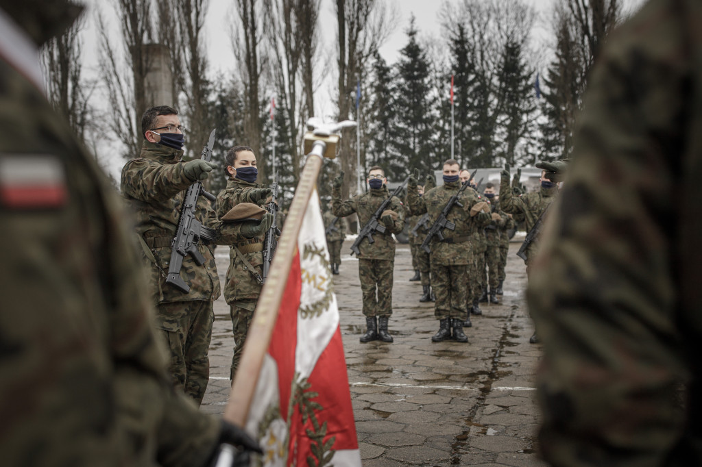 Pierwsza w tym roku przysięga wojskowa  i ślubowania nowych podoficerów WOT
