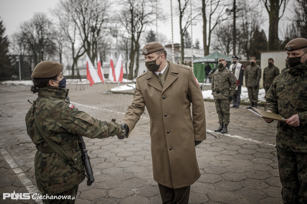 Pierwsza w tym roku przysięga wojskowa  i ślubowania nowych podoficerów WOT