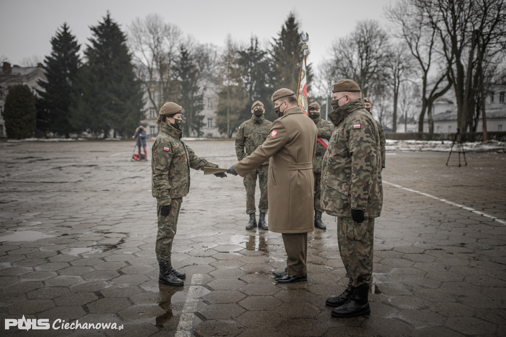 Pierwsza w tym roku przysięga wojskowa  i ślubowania nowych podoficerów WOT