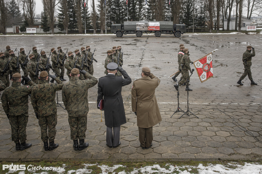 Pierwsza w tym roku przysięga wojskowa  i ślubowania nowych podoficerów WOT
