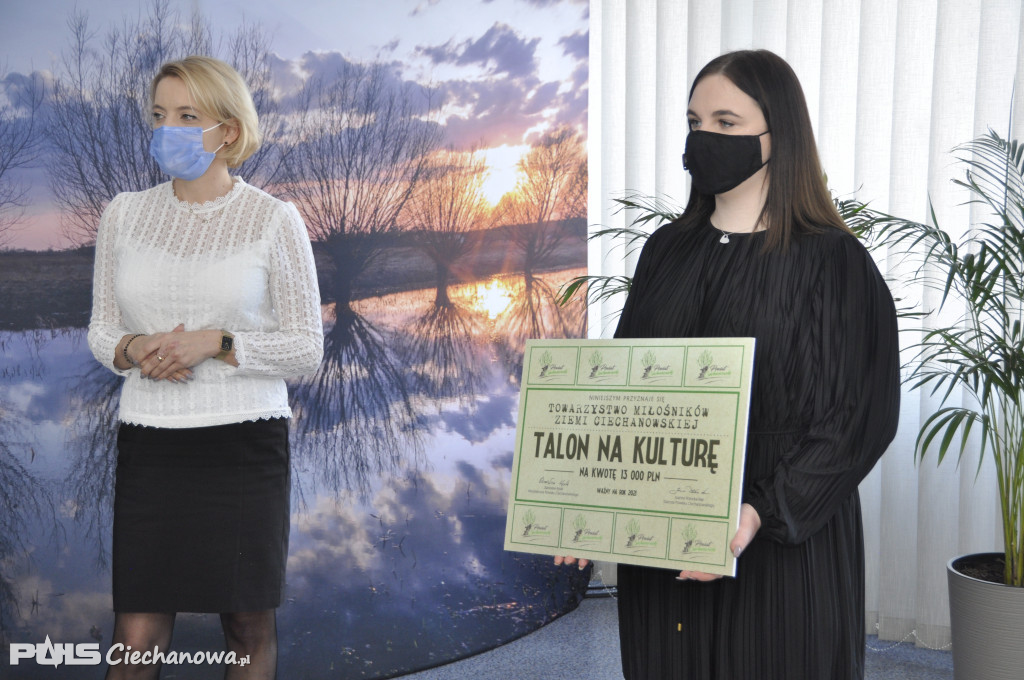 W starostwie podpisano umowy na realizację zadań