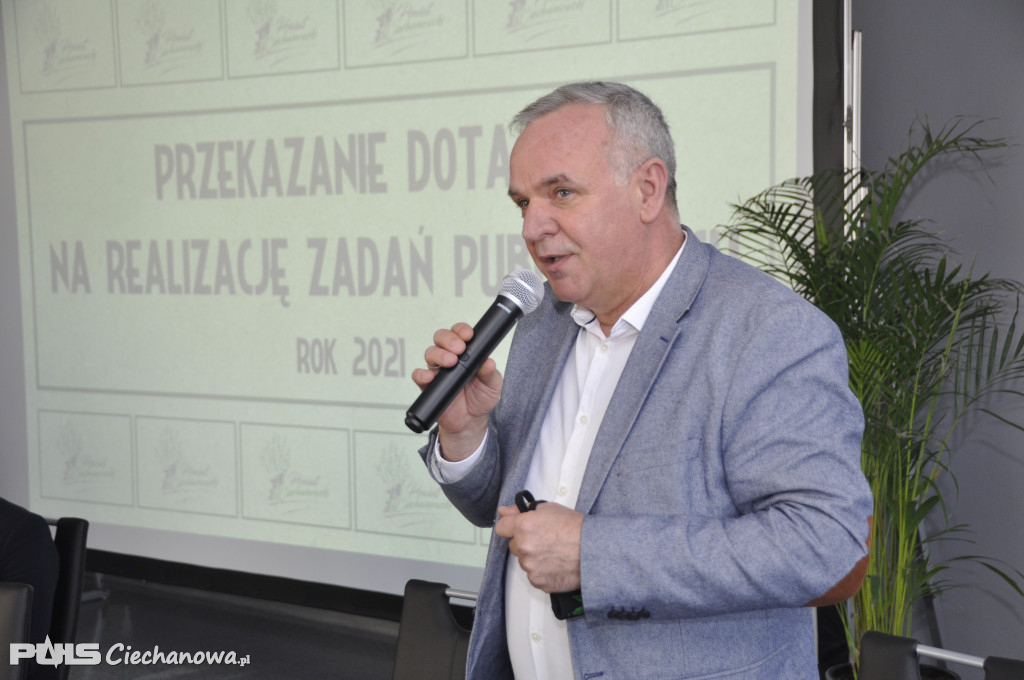 W starostwie podpisano umowy na realizację zadań