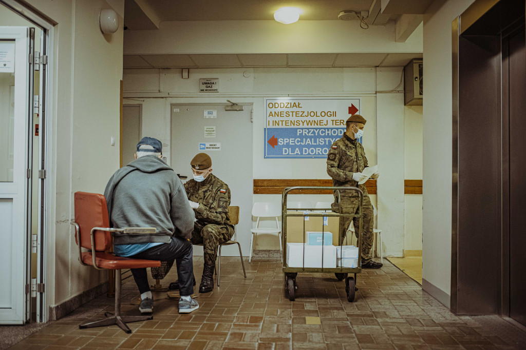 Rok na froncie z wirusem