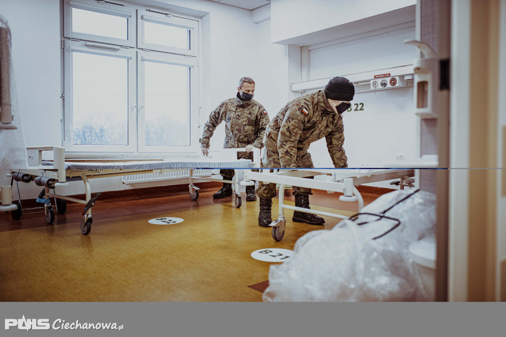 Rok na froncie z wirusem