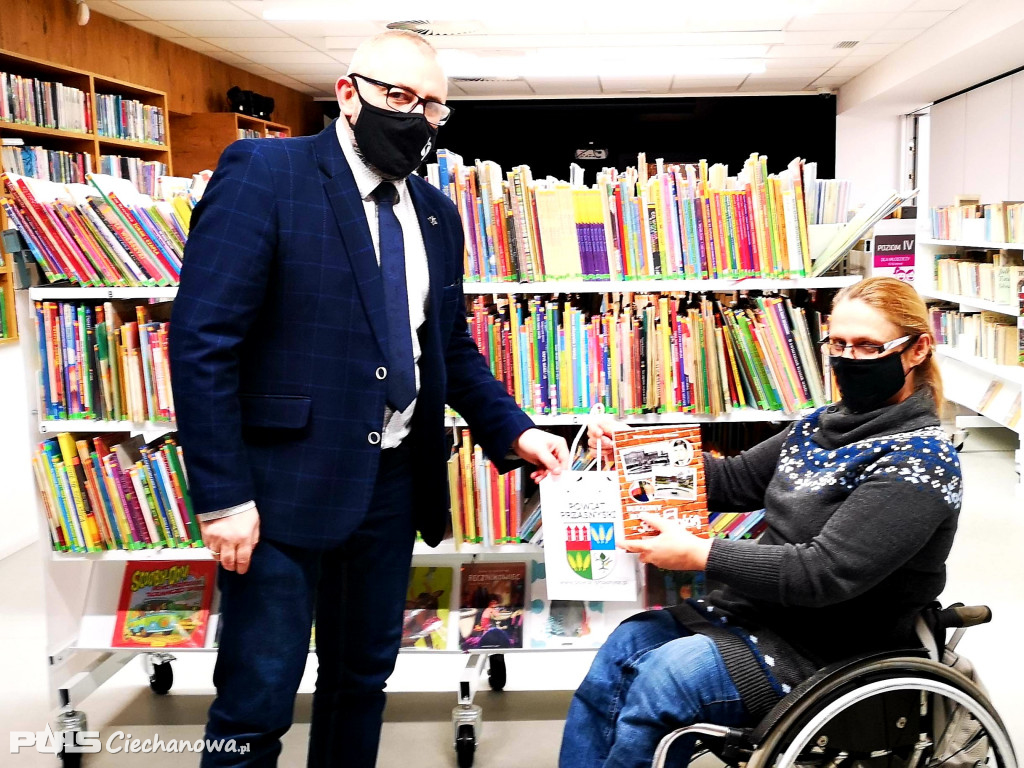 Książka Nicmana w przasnyskich bibliotekach