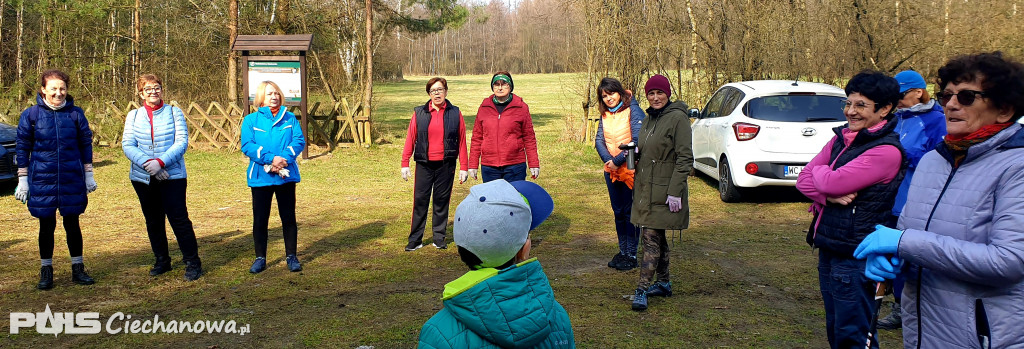 Miłośnicy nordic walking posprzątali las