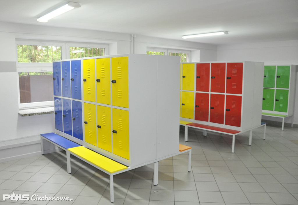 Nowe szafki dla uczniów ciechanowskiej czwórki