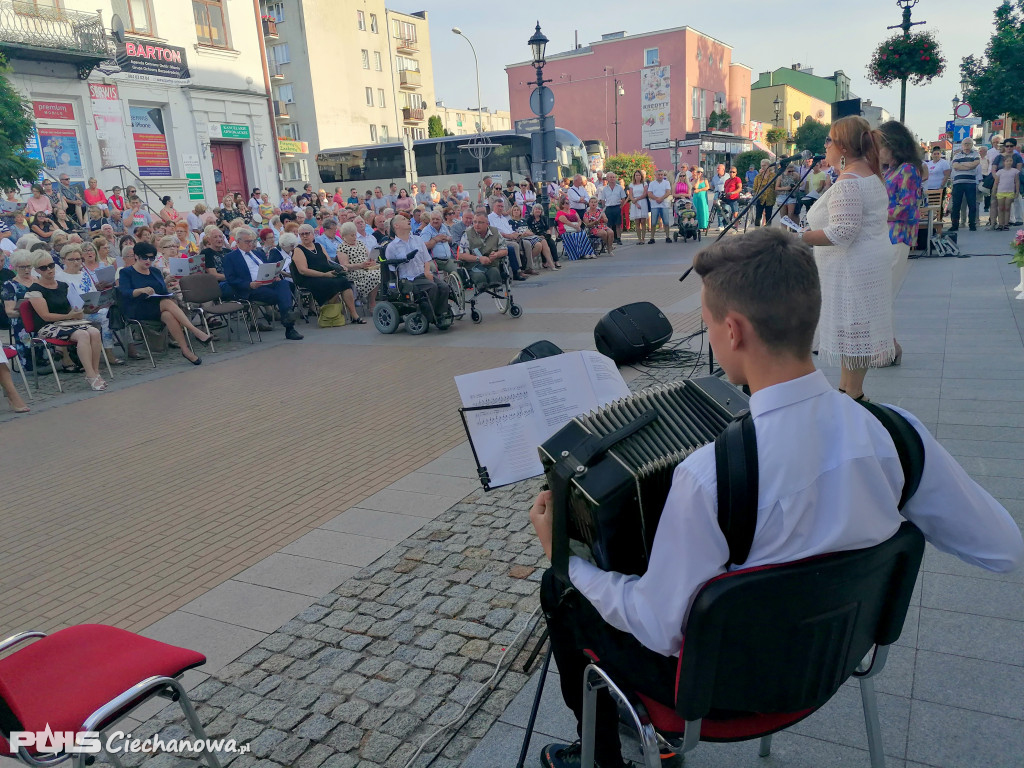 Polskie Kwiaty na ciechanowskim deptaku