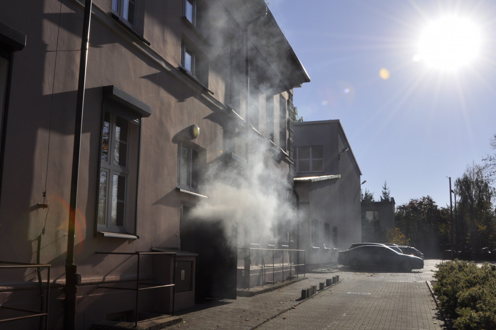 W piwnicy Medycznej Szkoły Policealnej wybuchł pożar