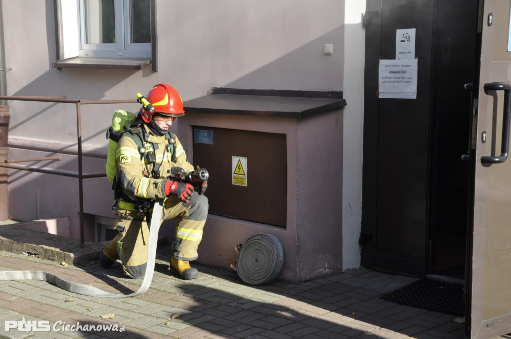 W piwnicy Medycznej Szkoły Policealnej wybuchł pożar