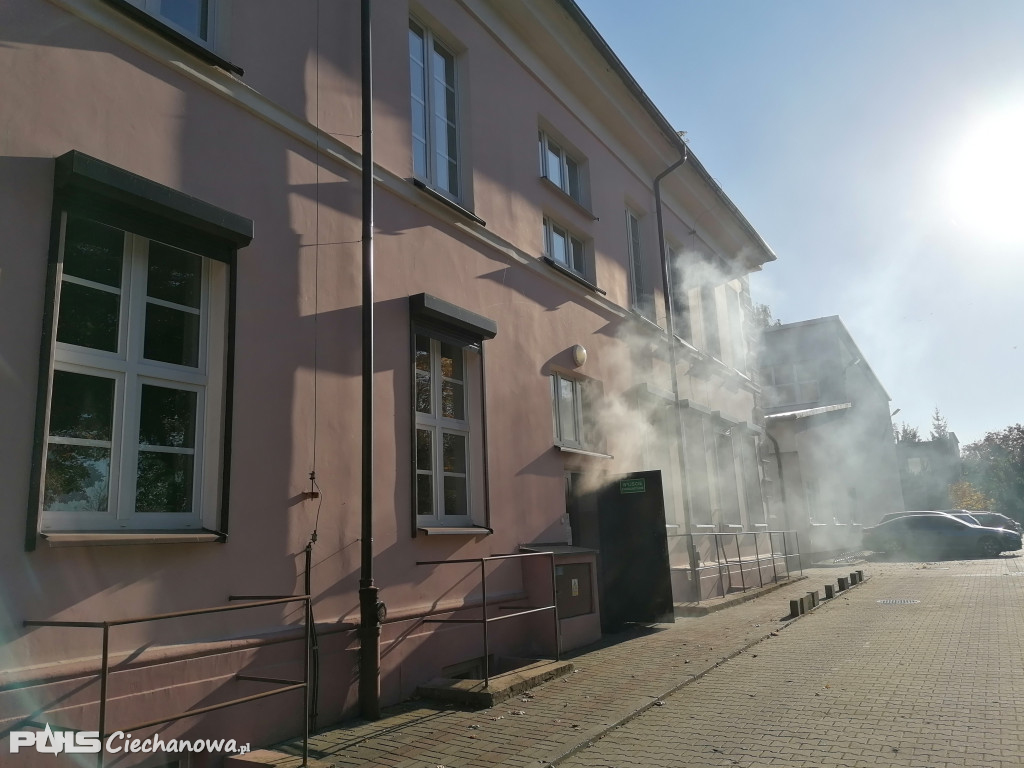 W piwnicy Medycznej Szkoły Policealnej wybuchł pożar