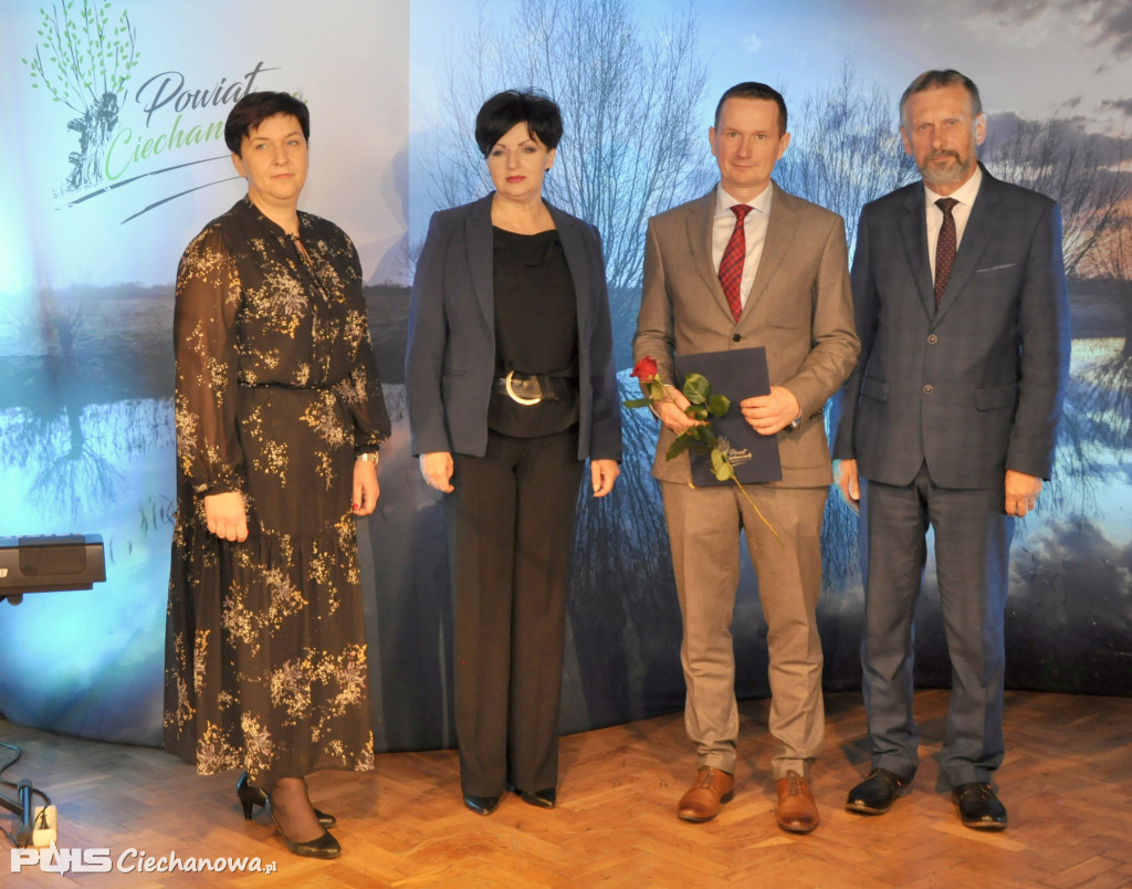 Nagrody Starosty dla nauczycieli zostały wręczone