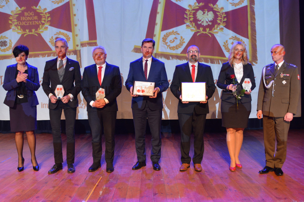 Dowódca 5MBOT podziękował fundatorom sztandaru