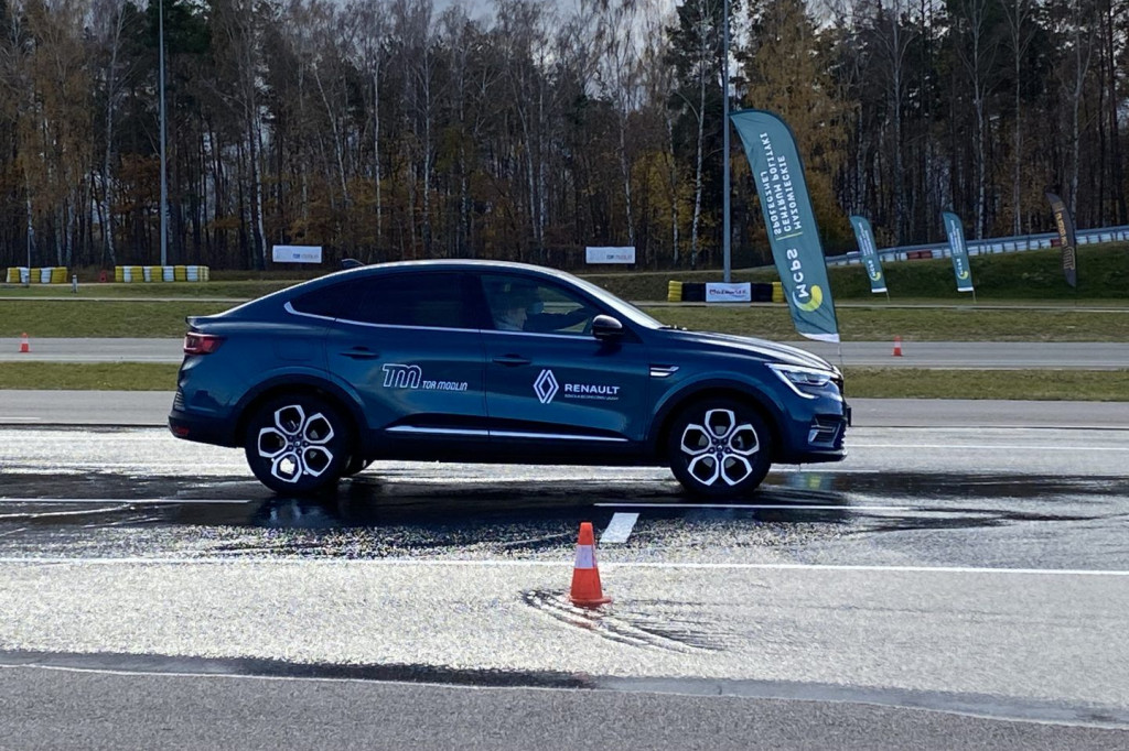 Kierowcy skorzystają ze szkoleń na Torze Modlin