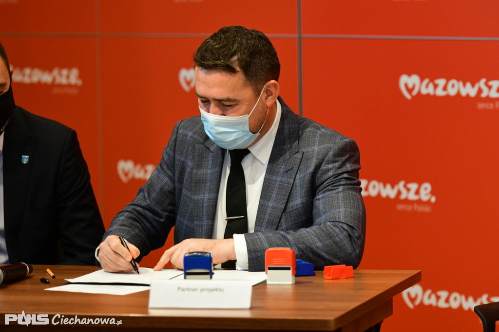 	Z Warszawy przez Zegrze do Przasnysza koleją? To możliwe! Umowa podpisana