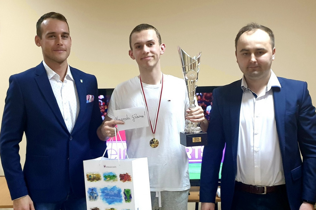 Grali w FIFĘ dla Antosia
