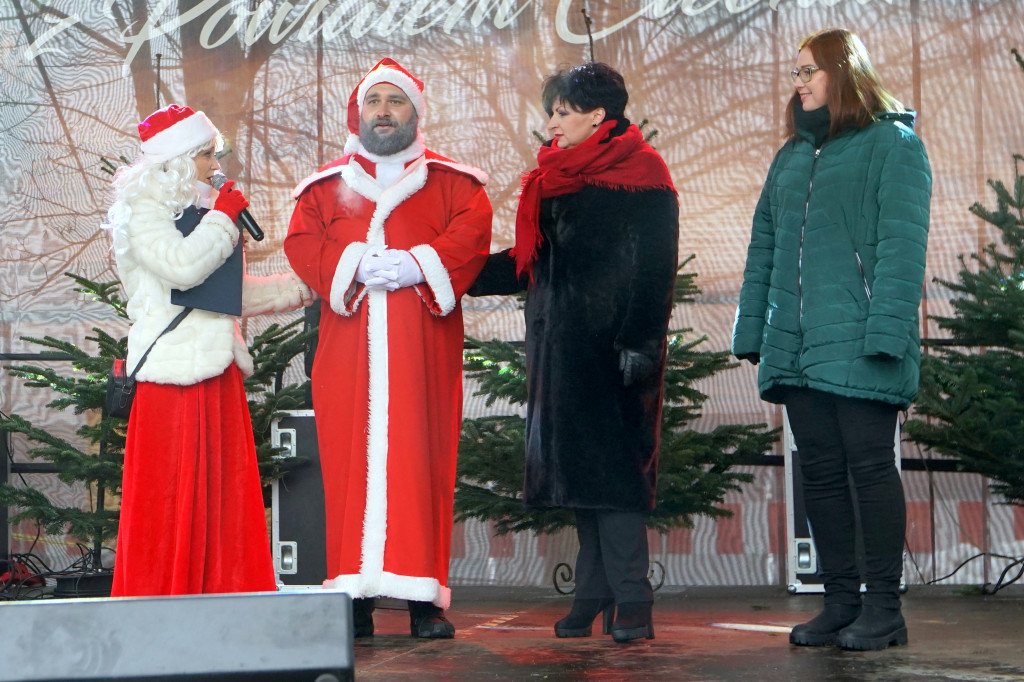 Przystanek Święta przy ciechanowskim starostwie