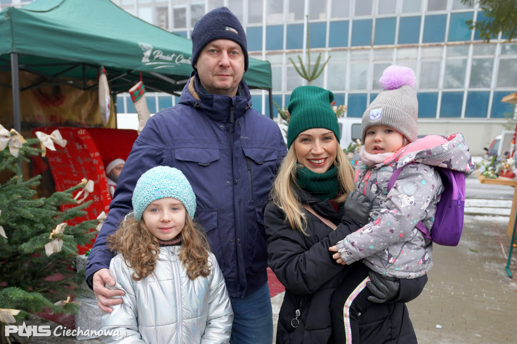 Przystanek Święta przy ciechanowskim starostwie
