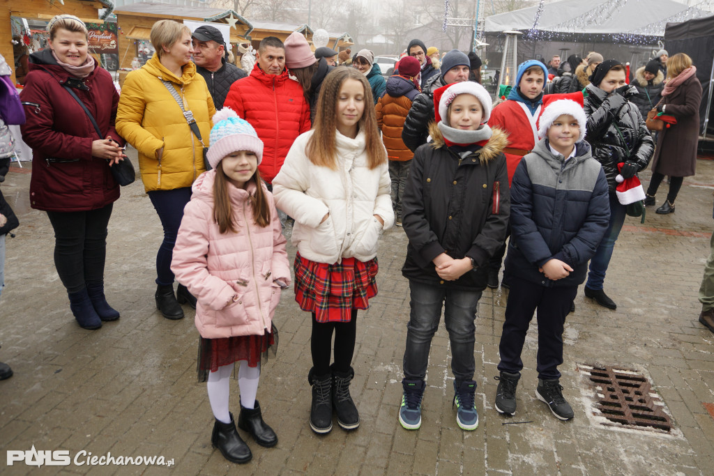 Przystanek Święta przy ciechanowskim starostwie