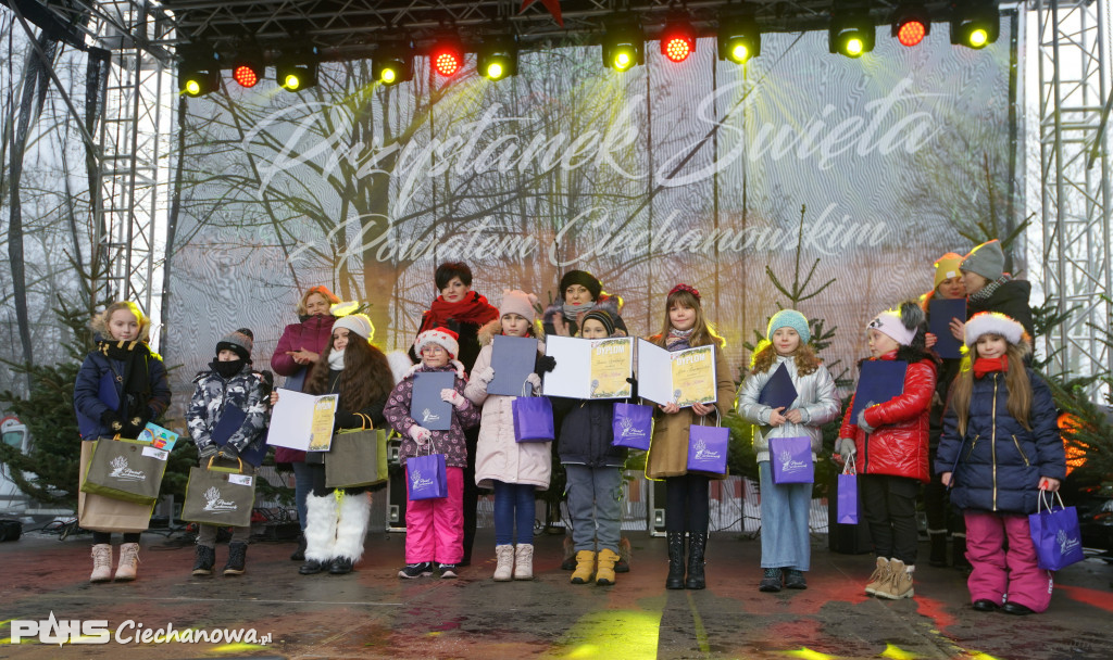 Przystanek Święta przy ciechanowskim starostwie