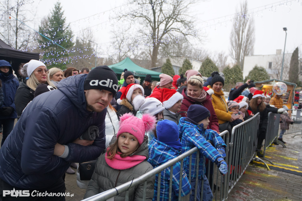 Przystanek Święta przy ciechanowskim starostwie