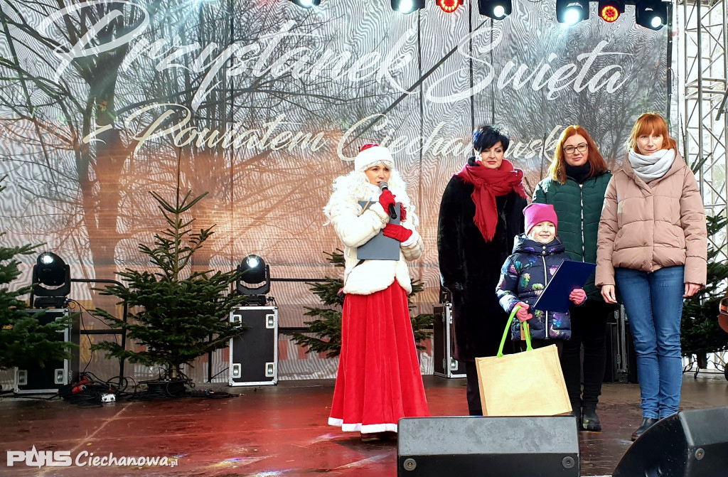 Przystanek Święta przy ciechanowskim starostwie