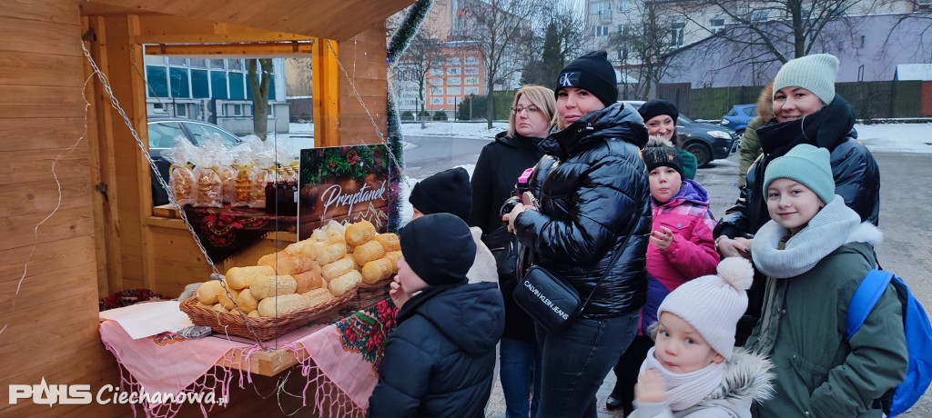 Przystanek Święta przy ciechanowskim starostwie