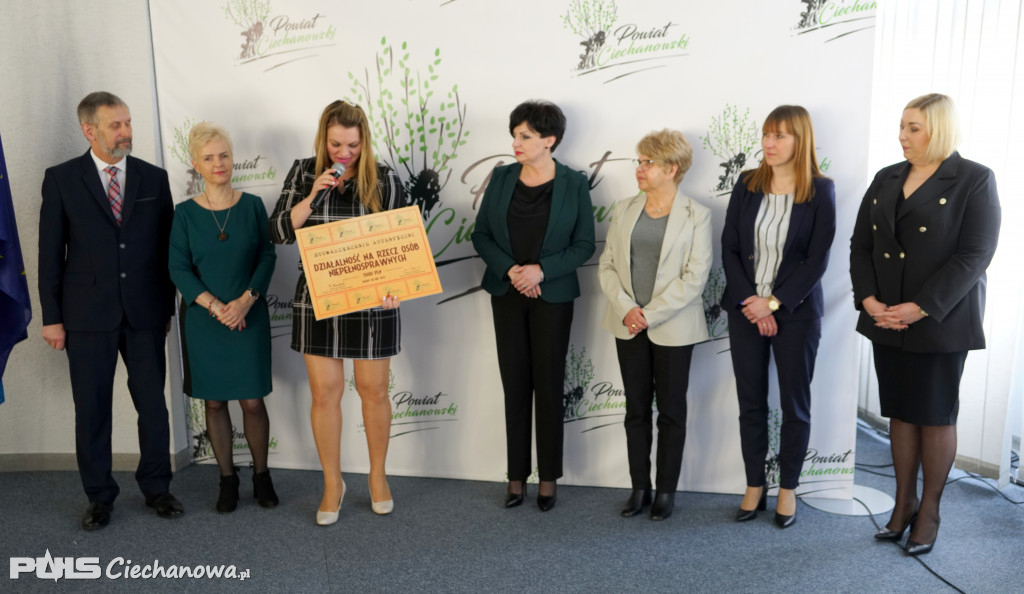 Starosta rozdała talony na zadania publiczne
