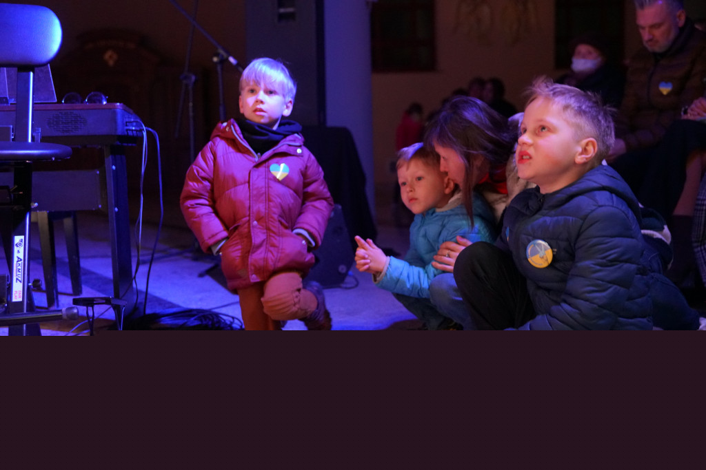 Śpiewali i grali dla Ukrainy