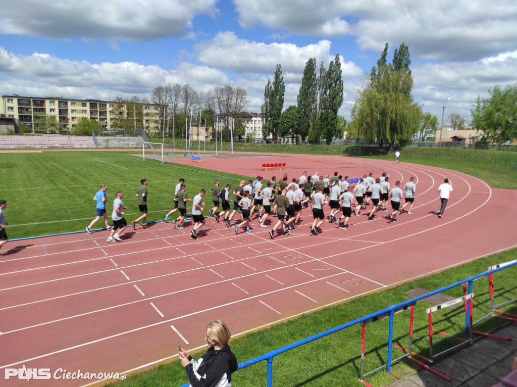 Mistrzyni lekkiej atletyki trenowała terytorialsów