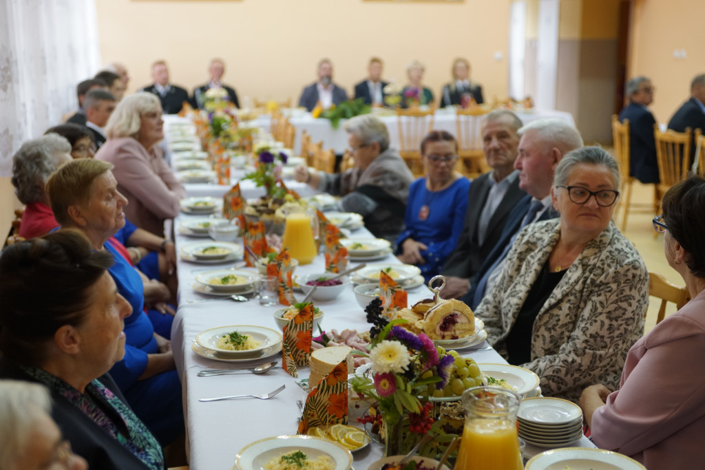 Spotkanie Klubu Seniora i strażaków OSP Ościsłowo