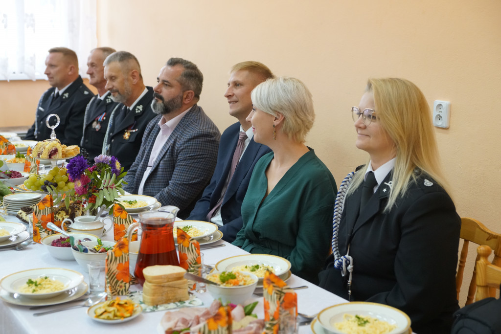 Spotkanie Klubu Seniora i strażaków OSP Ościsłowo