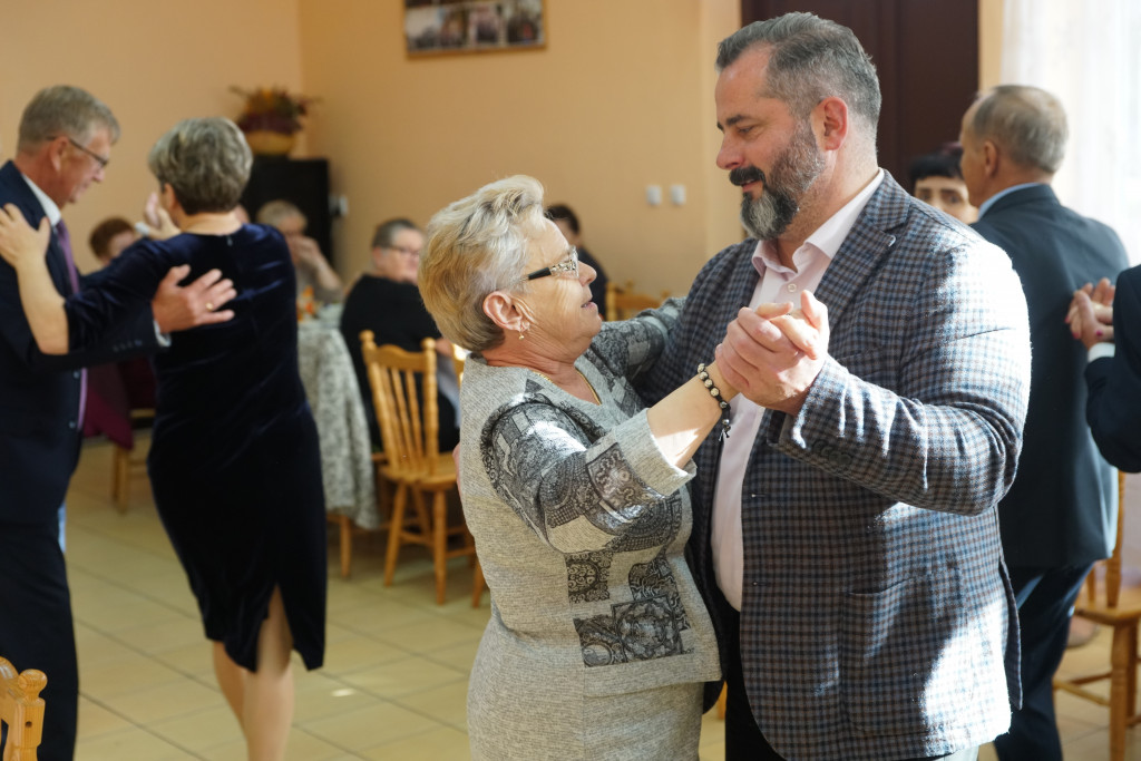 Spotkanie Klubu Seniora i strażaków OSP Ościsłowo
