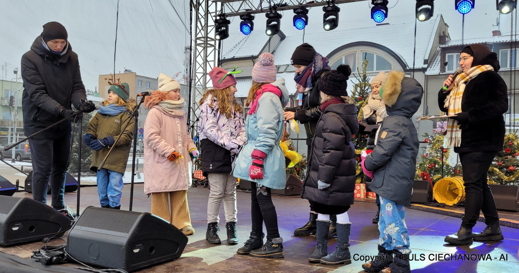 Świąteczny Jarmark przed Ratuszem