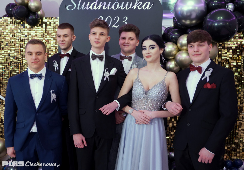 Studniówka 2023 w I liceum Ogólnokształcącym