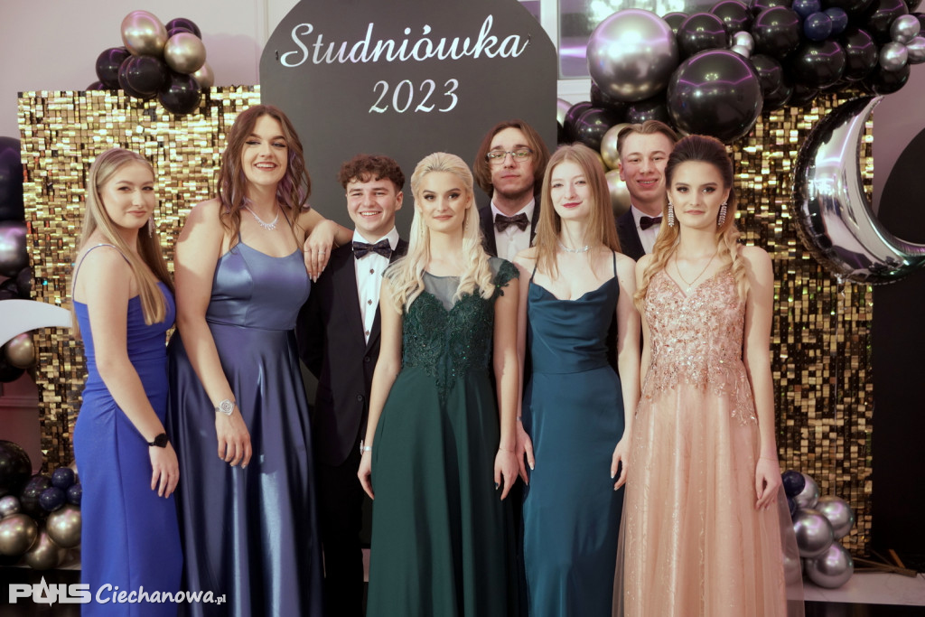 Studniówka 2023 w I liceum Ogólnokształcącym