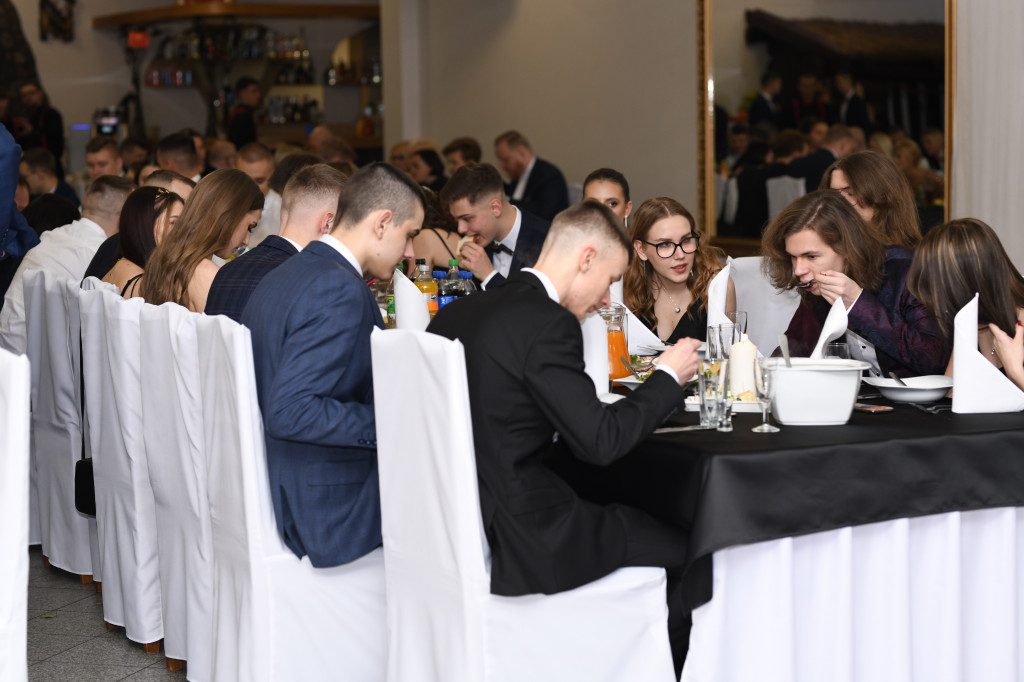 Studniówka 2023 ZS nr 3 w Ciechanowie