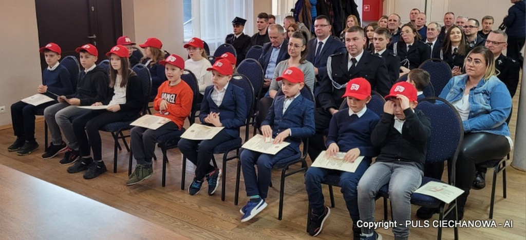 Minister Wąsik odwiedził strażaków