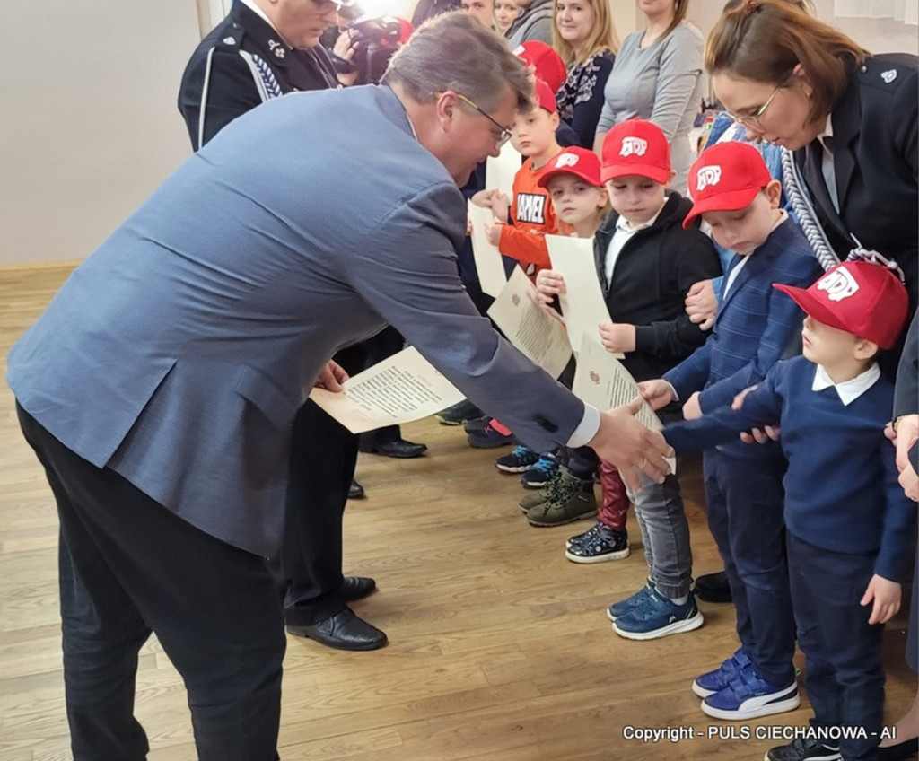 Minister Wąsik odwiedził strażaków