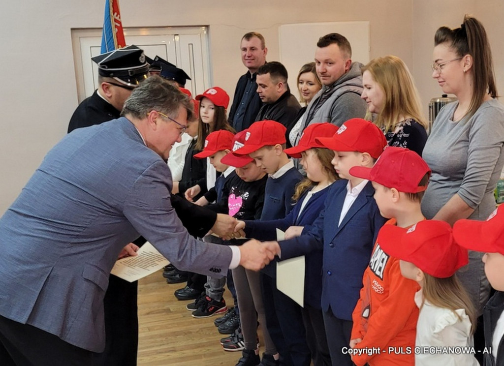 Minister Wąsik odwiedził strażaków