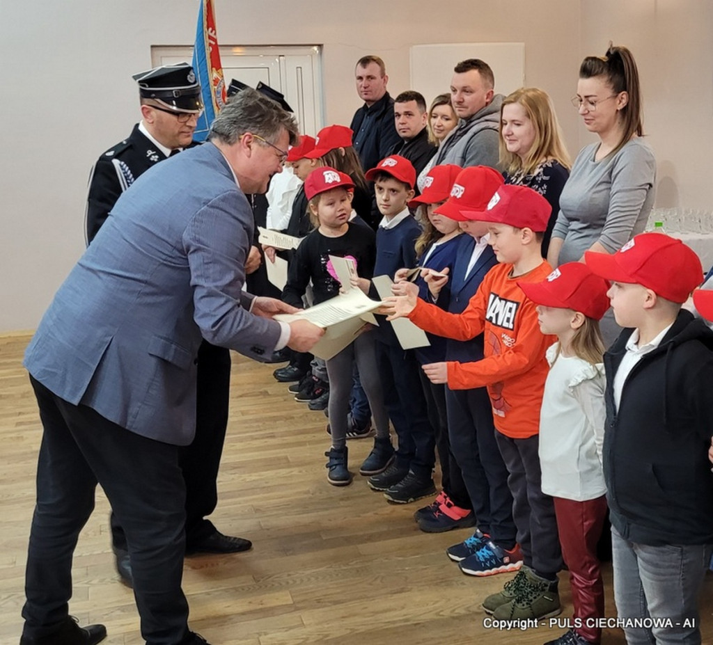 Minister Wąsik odwiedził strażaków