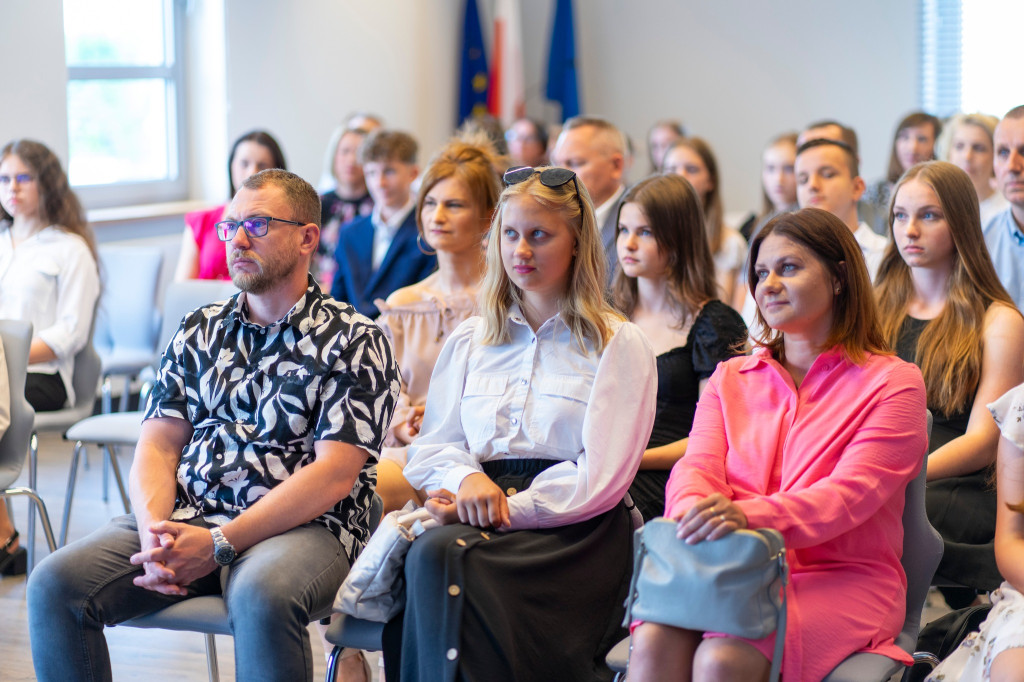 Prezydent nagrodził najlepszych uczniów