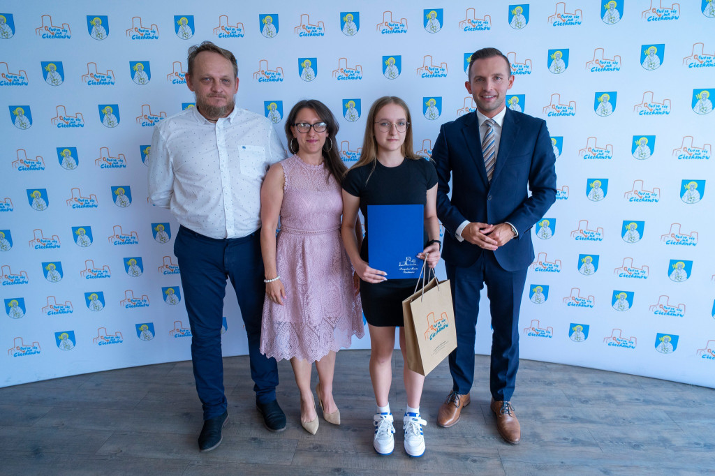 Prezydent nagrodził najlepszych uczniów