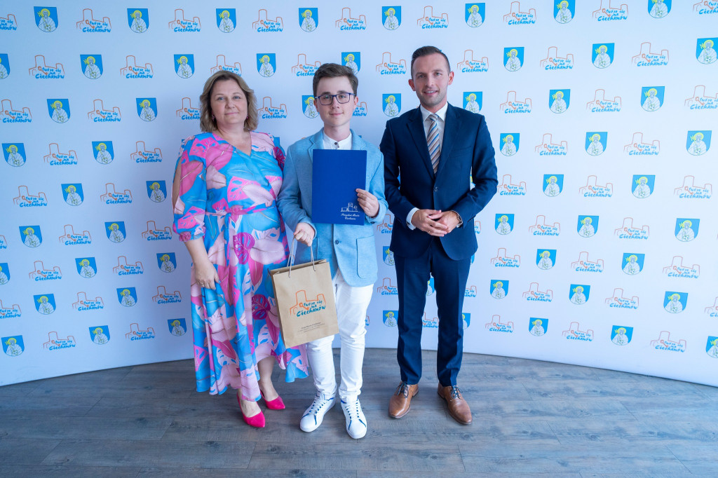 Prezydent nagrodził najlepszych uczniów
