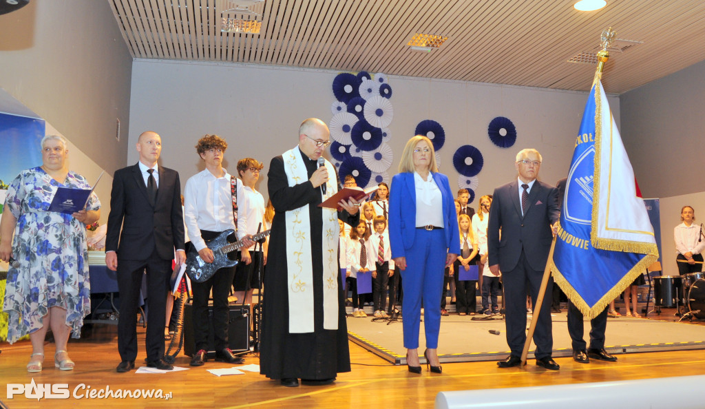 Sztandar na koniec roku w TWP