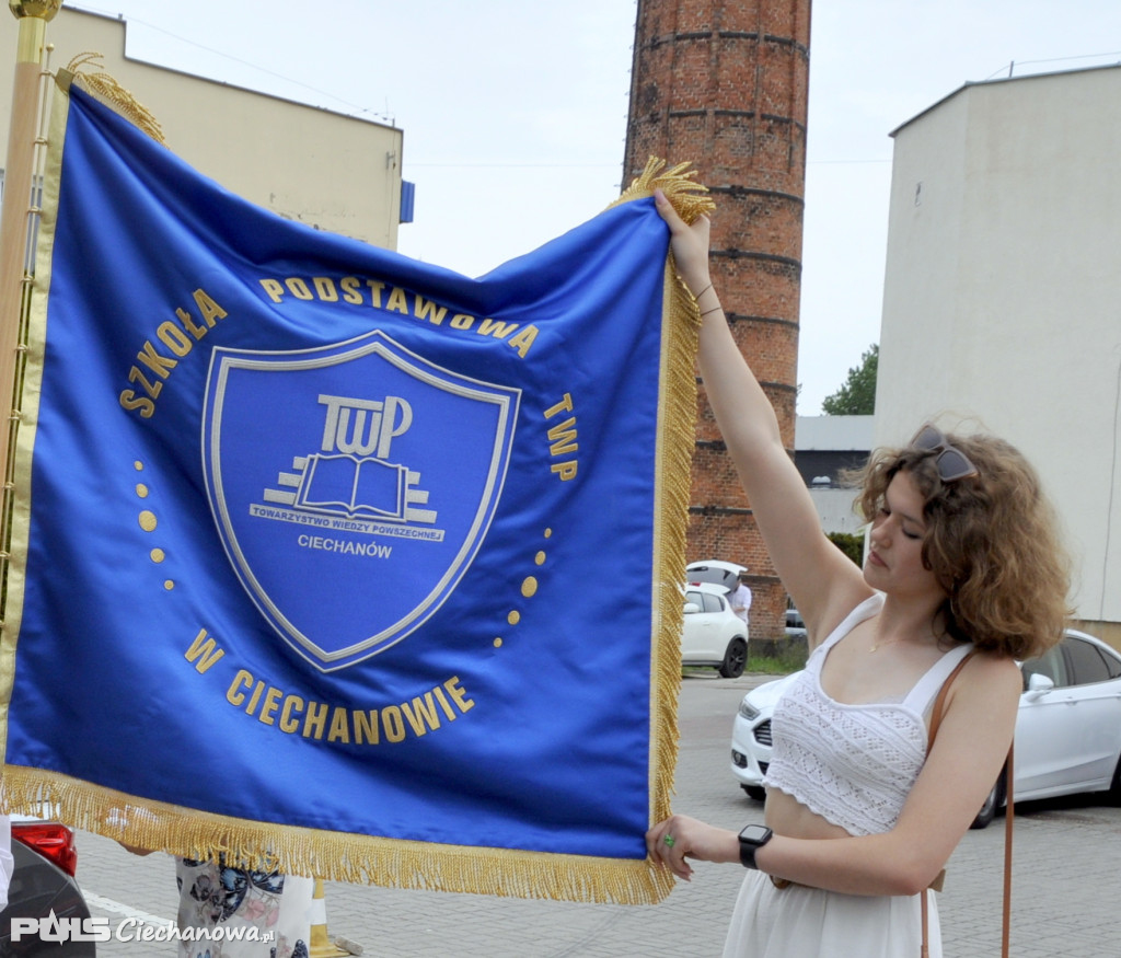 Sztandar na koniec roku w TWP