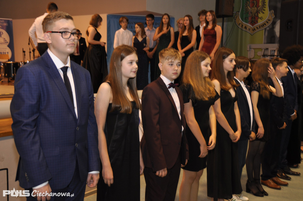 Sztandar na koniec roku w TWP