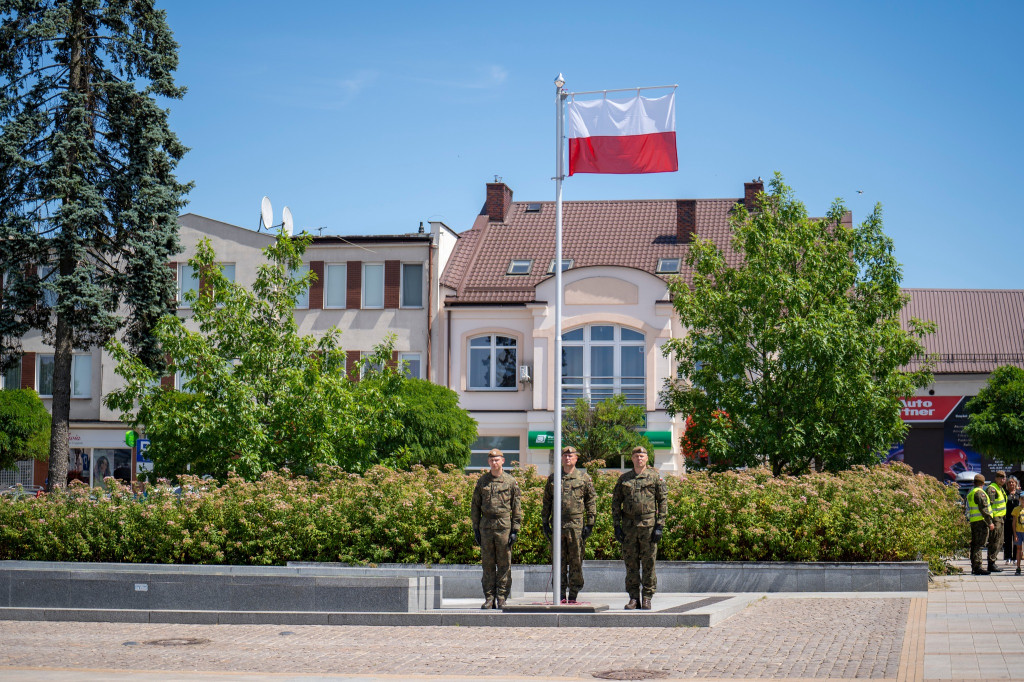 Wojskowa przysięga przed ratuszem