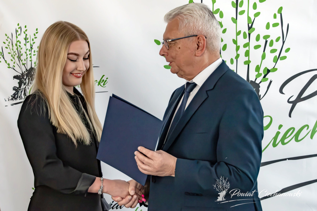 Wręczono Stypendia Starosty Ciechanowskiego