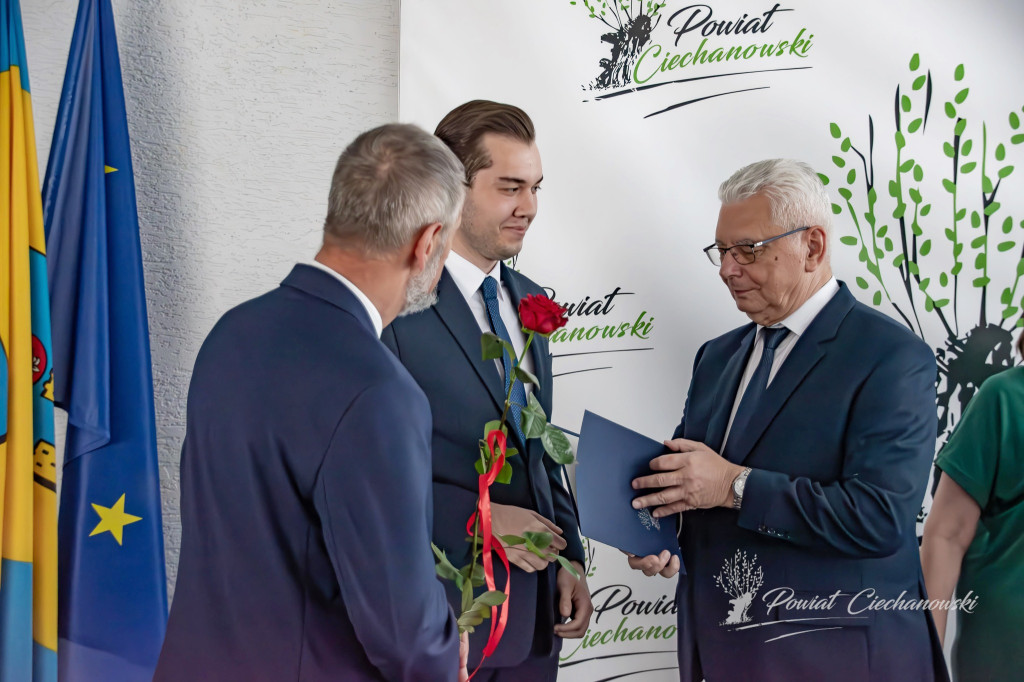 Wręczono Stypendia Starosty Ciechanowskiego
